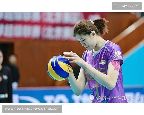 中长跑专项组演练补给策略，为比赛做好准备